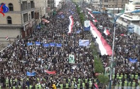 بالفيديو مظاهرات حاشدة في الحديدة اليمنية احتجاجا على حصار العدوان السعودي