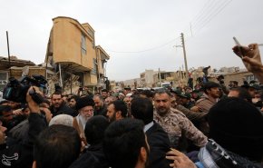 حضور رهبر انقلاب در مناطق زلزله‌زده استان کرمانشاه