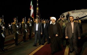 الرئيس روحاني يصل طهران اثر اختتام قمة سوتشي الثلاثية