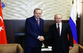 بالفيديو.. موقف محرج بين بوتين وأردوغان