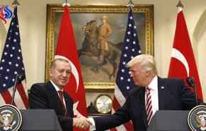 أردوغان وترامب يناقشان هاتفيا التطورات في سوريا