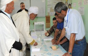پیروزی جبهه آزادی بخش الجزایر در انتخابات محلی

