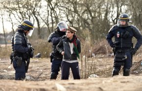 اصابة 5 مهاجرين في تبادل لاطلاق النار في فرنسا