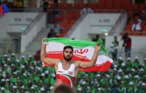مصارع ايراني يتقلد ذهبية في بطولة العالم تحت 23 عاما