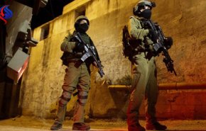 الاحتلال يعتقل 14 فلسطينيًا بالضفة