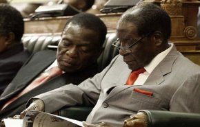 اخراج نمایندگان طرفدار موگابه از پارلمان زیمبابوه


