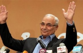 شفيق يقول إنه بخير وما زال يبحث الترشح لرئاسة مصر