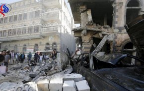 شاهد: هذا ما تبقی من القصر الجمهوري اليمني بعد القصف السعودي