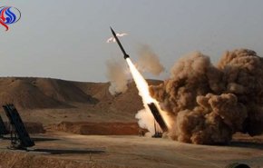 5 صواريخ زلزال 1 تدك مرتزقة العدوان السعودي بصحراء ميدي