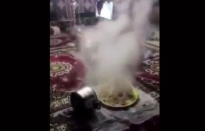 بالفيديو... سعوديون يعبثون بالطعام  يثير غضب رواد المواقع