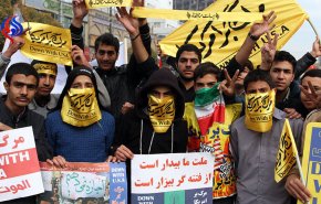 تجمع دانشجویان دانشگاه‌های تهران مقابل دفتر حافظ منافع آمریکا