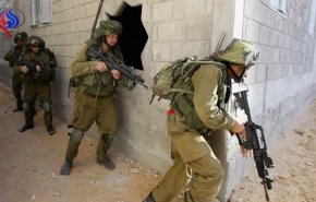 اعتقال 17 مواطنا فلسطينيا بالضفة الغربية 