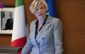 وزيرة الدفاع الإيطالية: استقرار ليبيا محور اهتمام الجميع