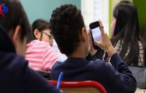 تطبيق حظر على هواتف التلاميذ في المدارس الفرنسية