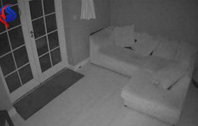 فيديو مخيف لأشباح تتجول داخل شقة سكنية!