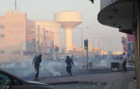 قوات النظام البحريني تطلق الرصاص الإنشطاري على محتجين في ذكرى 