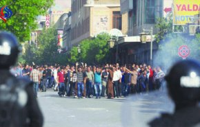 قوات بارزاني تطلق النار الحي على متظاهرين في أربيل