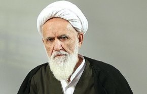 صور: وفاة عالم دين بارز في ايران