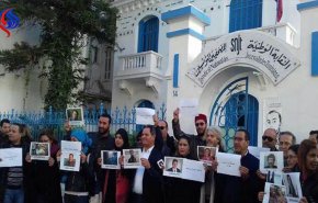 وقفة تضامنية مع صحفيين أتراك تزامنا مع زيارة أردوغان لتونس