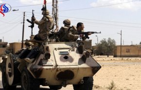 سيناء: قتلى وجرحى في استهداف مدرعة للجيش المصري