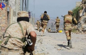 الجيش اليمني يشن هجوماً علی تبة القناصين