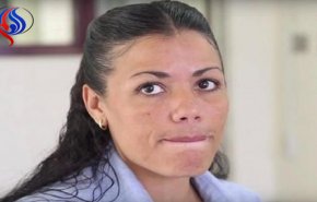 فيديو : الإفراج عن امرأة سُجنت 22 عامًا لجريمة لم ترتكبها!!
