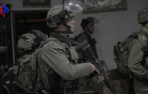 قوات الاحتلال تعتقل 14 فلسطينيا بالضفة بينهم نائب بالتشريعي