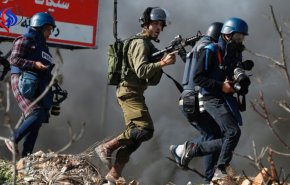 انتهاكات الاحتلال الإسرائيلي بحق الصحفيين الفلسطينيين لعام ٢٠١٧