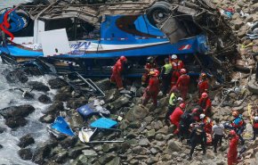 سقوط خونین یک اتوبوس در پرو با 57 سرنشین 