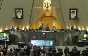 البرلمان الإيراني يعارض بالإجماع رفع أسعار البنزين خلال العام القادم