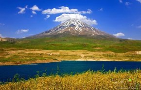 قمة جبل دماوند شمالي ايران مرشحة لقائمة التراث العالمي