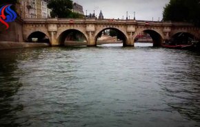 فيديو: اختفاء مفاجئ لشرطية فرنسية في نهر السين أثناء التدريبات!
