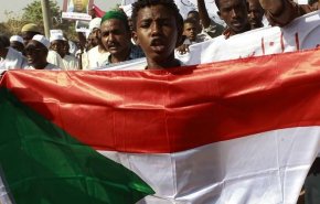 السودان.. مقتل طالب واعتقال زعيم معارض في 