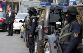 مقتل 3 مسلحين وإصابة مجندين اثنين بمداهمة في سيناء 