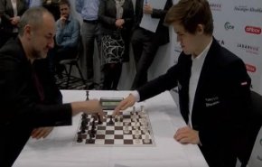 بالفيديو.. أشهر لاعبيْ الشطرنج يتنافسان في مباراة واحدة والنتيجة مذهلة!!