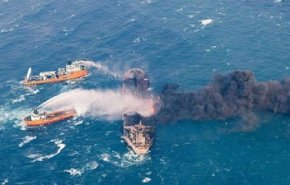 ناقلة النفط الايرانية المشتعلة تجنح إلى سواحل اليابان