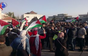 اعتصام الاردن لنصرة القدس.. وهذه مبادرة غير مسبوقة من الشرطة!