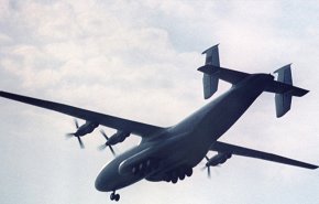 أكبر طائرة في العالم تحمل شيئا مجهولا إلى سوريا