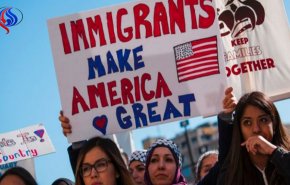 بالفيديو.. تظاهر آلاف المهاجرين بنيويورك تنديداً بتصريحات ترامب المسيئة