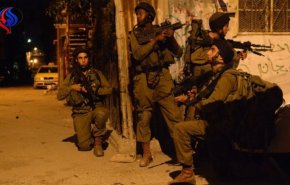 اعتقال 7 مواطنين فلسطينيين من الضفة