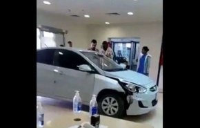 شاهد.. سيارة تقتحم مستشفى الحرس الوطني في الرياض