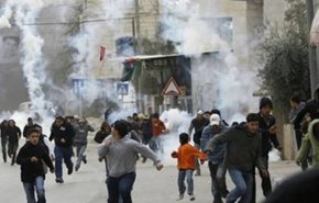 إصابات بالاختناق في مواجهات مع الاحتلال في الخليل