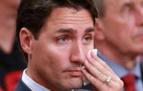 بالصور.. رئيس الوزراء الكندي يثير سخرية في “دافوس” لهذا السبب !!