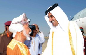 بعد رسالة تميم إلى قابوس.. توقيع اتفاقية جديدة بين قطر وعمان
