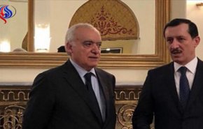 غسان سلامة يلتقي مبعوث الرئيس التركي إلى ليبيا