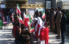 دق جرس مدارس طهران إيذانا ببدء احتفالات ذكرى انتصار الثورة الاسلامية