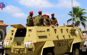 إصابة ضابط و11 مجنداً بانقلاب حافلة نقل جنود بوسط سيناء