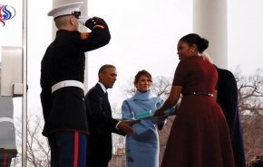 ميشيل أوباما تكشف عن هدية ميلانيا ترامب لها يوم التنصيب!
