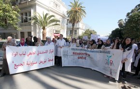 وزارة الصحة الجزائرية تجمّد أجور الأطباء المضربين