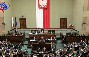 تزايد الضغوط على بولندا للتراجع عن قانون المحرقة